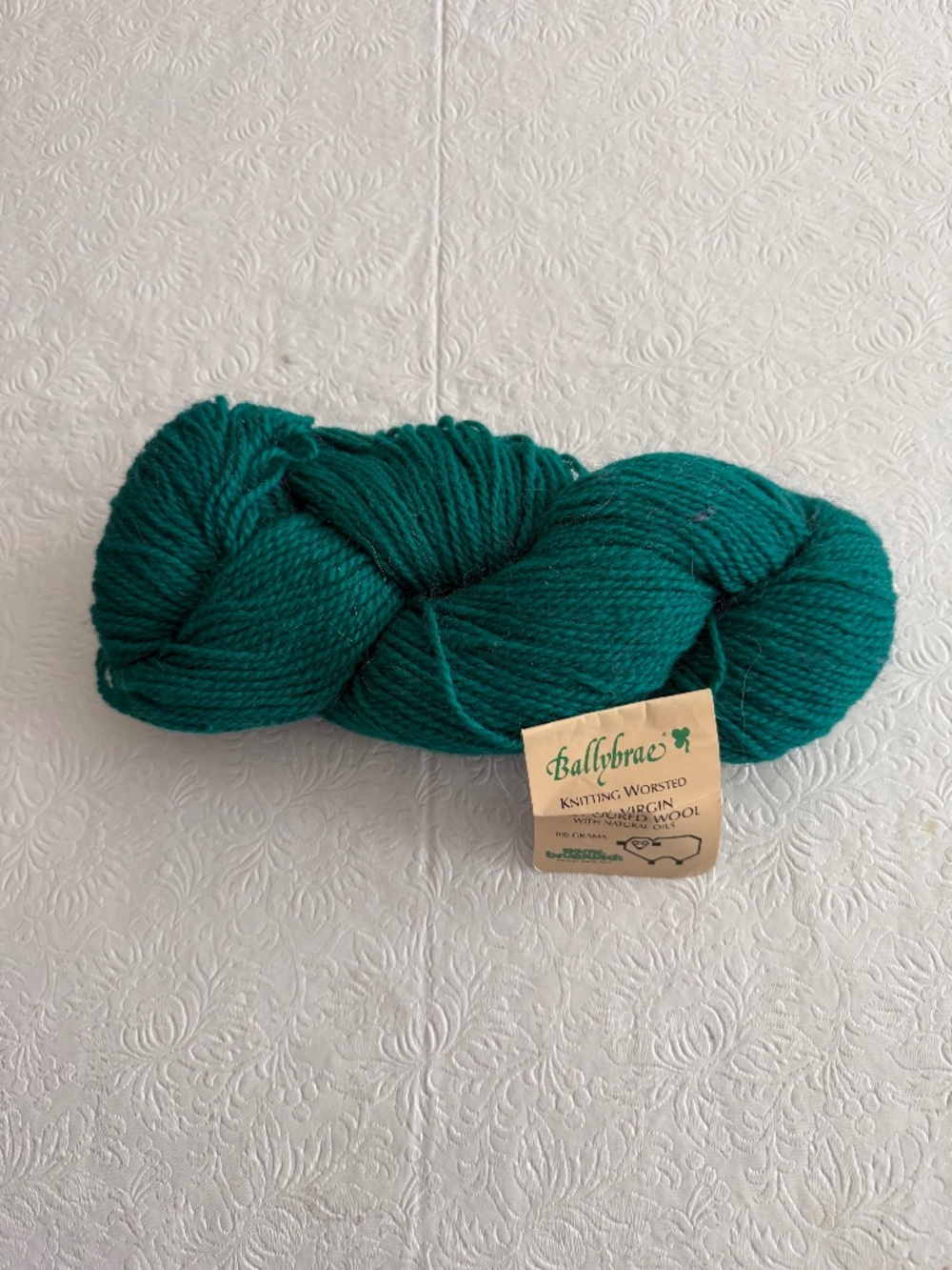 Ballybrae green virgin Wool Yarn 100 grams /190 yarns